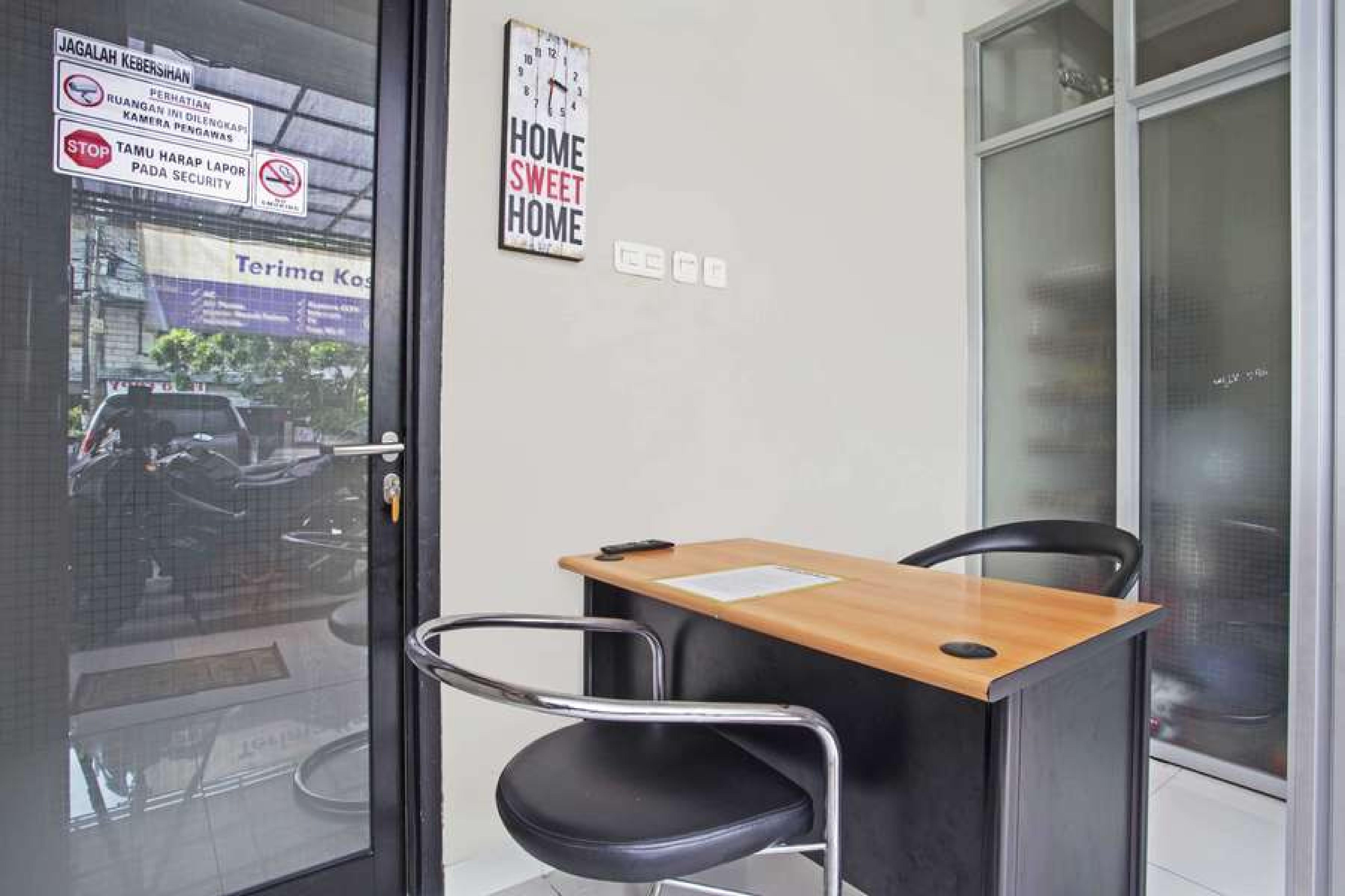 Reddoorz @ Mangga Besar 2 Hotel Jakarta Exterior photo